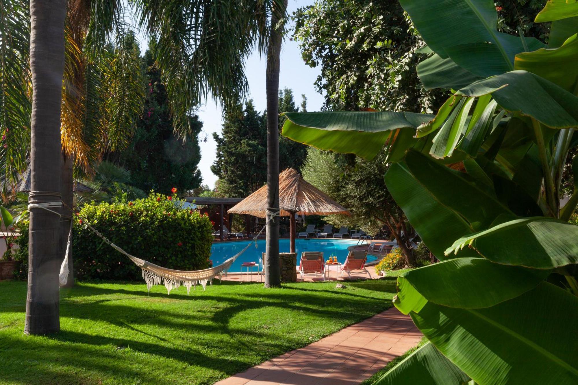 Nora Club Hotel & Spa Pula Extérieur photo
