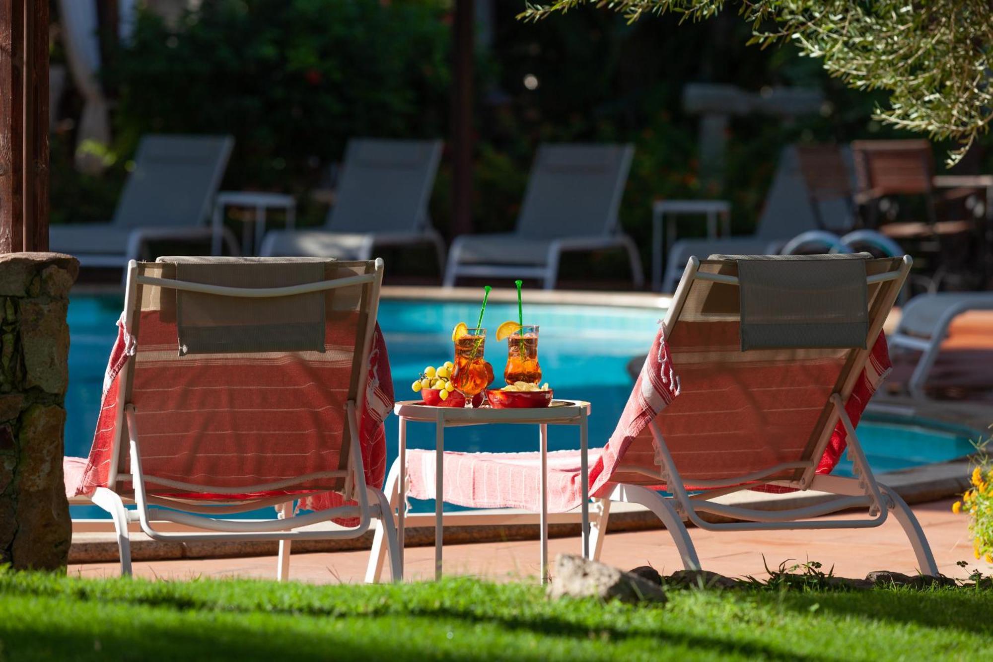 Nora Club Hotel & Spa Pula Extérieur photo