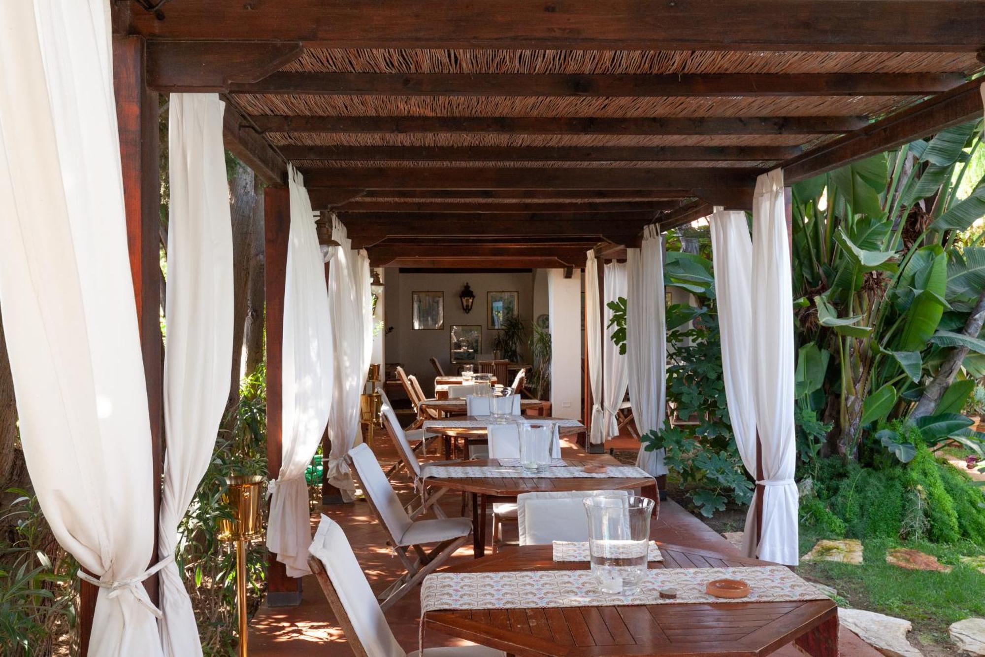 Nora Club Hotel & Spa Pula Extérieur photo
