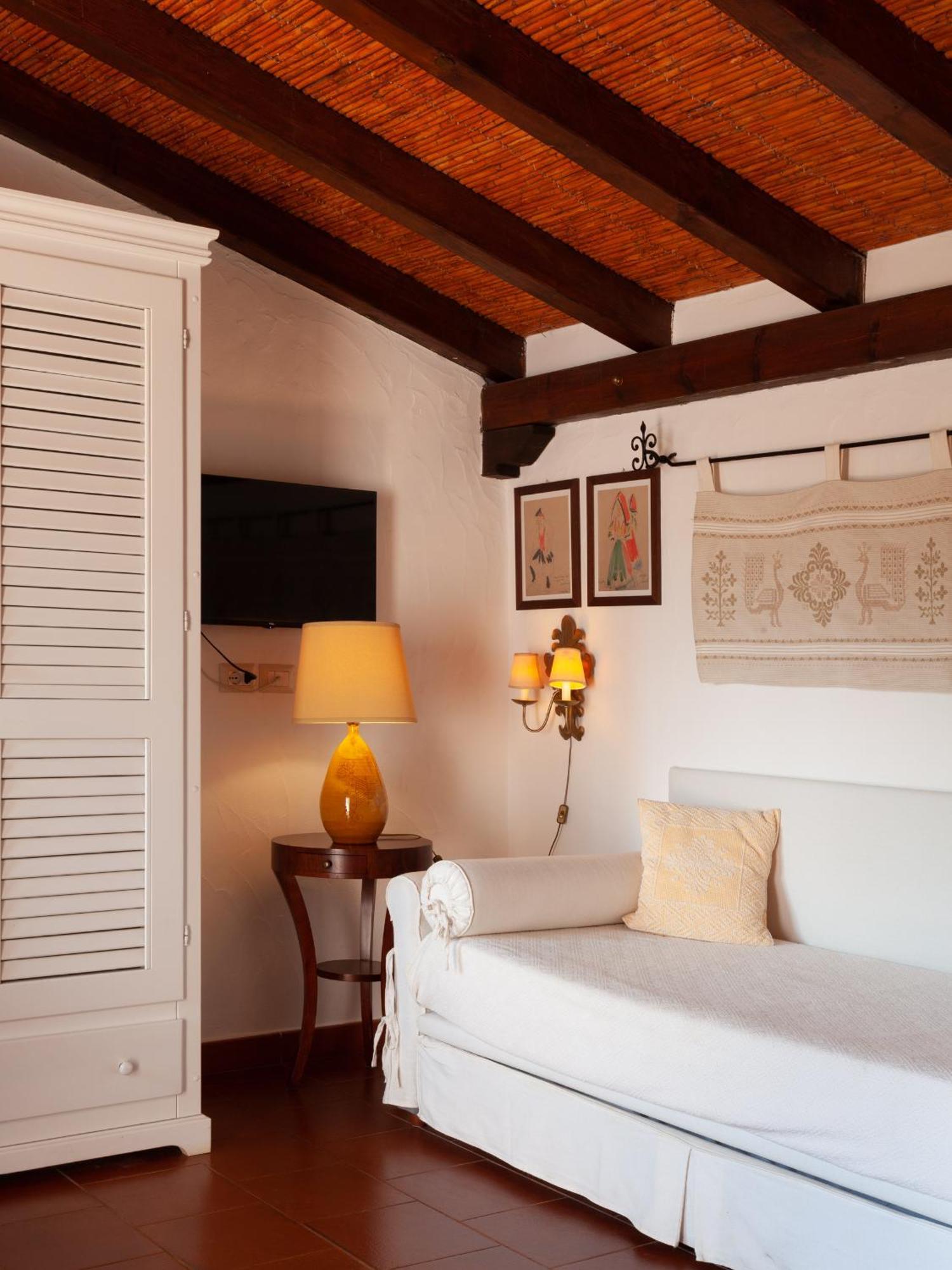 Nora Club Hotel & Spa Pula Extérieur photo